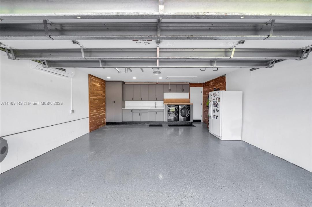 Недавно продано: $1,495,000 (4 спален, 2 ванн, 2340 Квадратных фут)