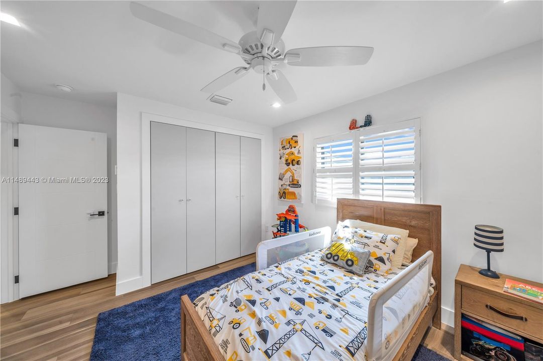 Недавно продано: $1,495,000 (4 спален, 2 ванн, 2340 Квадратных фут)