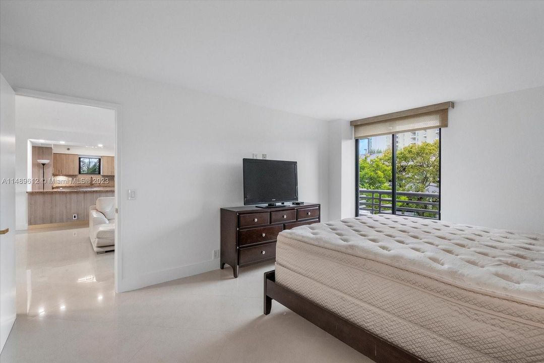 Recently Rented: $3,500 (2 beds, 2 baths, 1271 Square Feet)