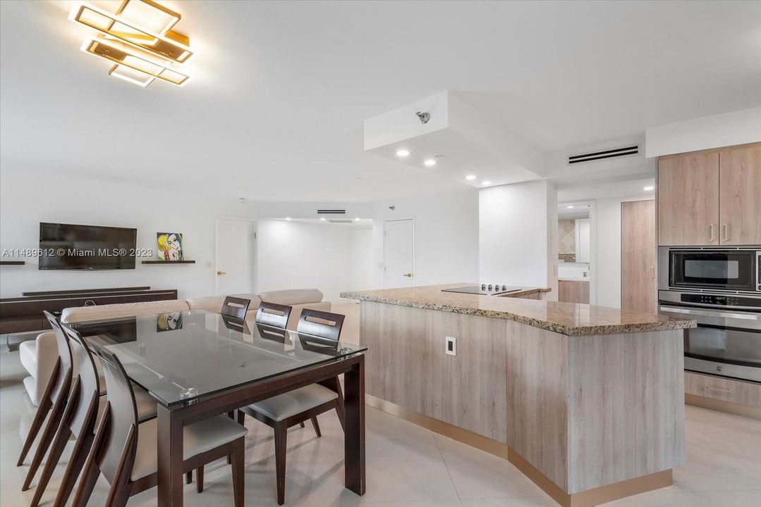 Recently Rented: $3,500 (2 beds, 2 baths, 1271 Square Feet)