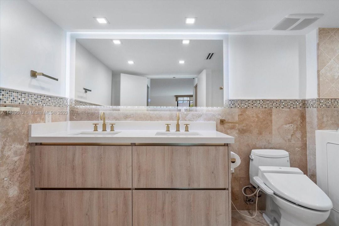 Recently Rented: $3,500 (2 beds, 2 baths, 1271 Square Feet)