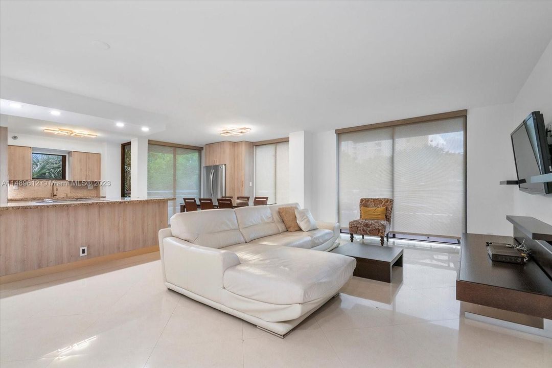 Recently Rented: $3,500 (2 beds, 2 baths, 1271 Square Feet)