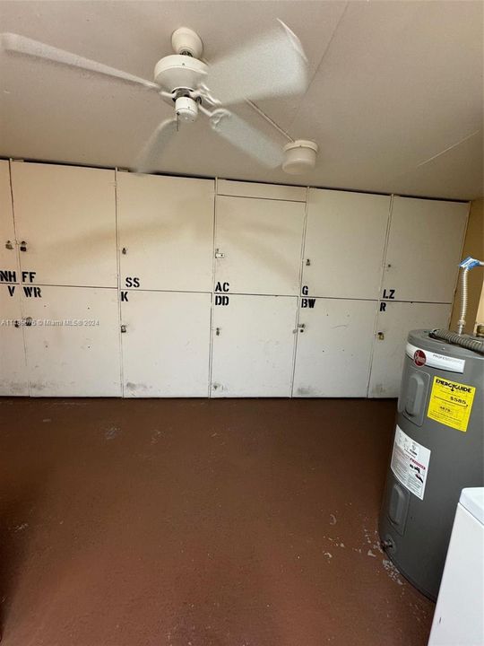 Recently Sold: $180,000 (1 beds, 2 baths, 1050 Square Feet)