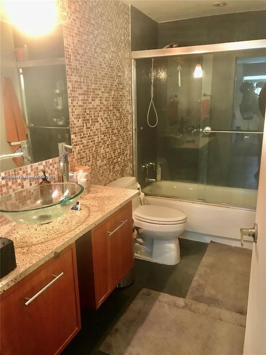 Recently Rented: $2,600 (2 beds, 2 baths, 1230 Square Feet)