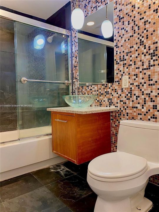 Recently Rented: $2,600 (2 beds, 2 baths, 1230 Square Feet)