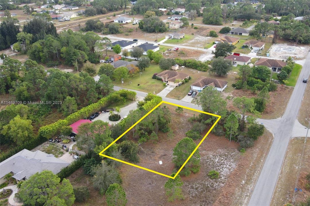 最近售出: $31,000 (0.25 acres)