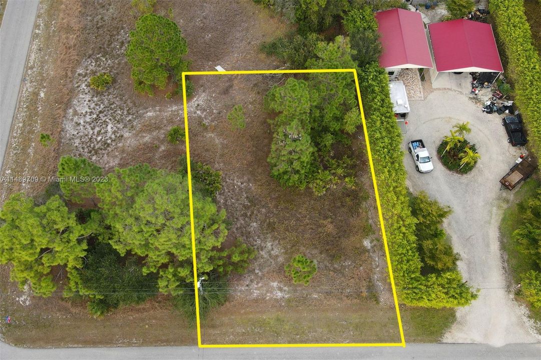 最近售出: $31,000 (0.25 acres)