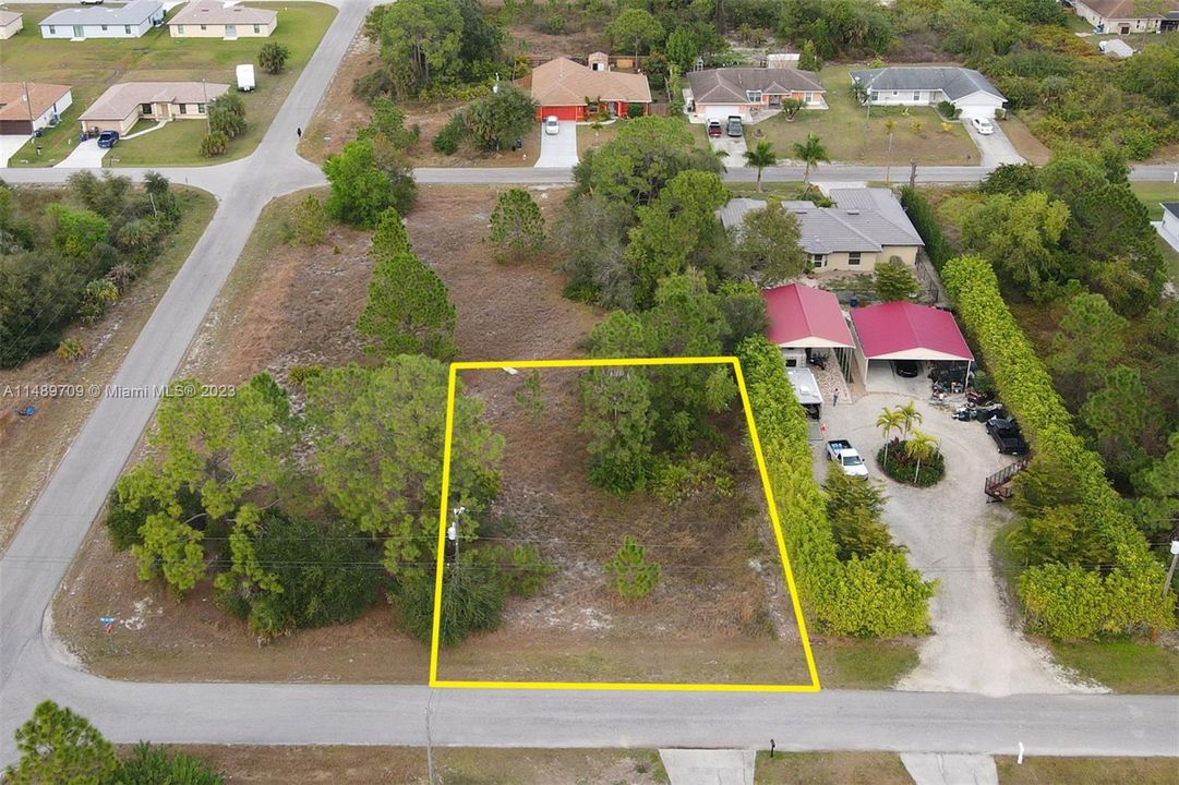 最近售出: $31,000 (0.25 acres)