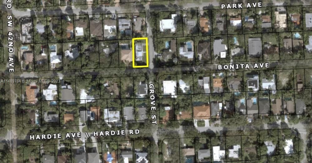 Recently Sold: $1,300,000 (3 beds, 2 baths, 1030 Square Feet)