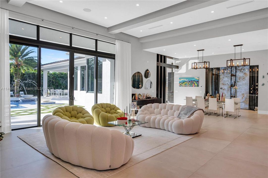 Recently Sold: $5,999,999 (7 beds, 9 baths, 9045 Square Feet)