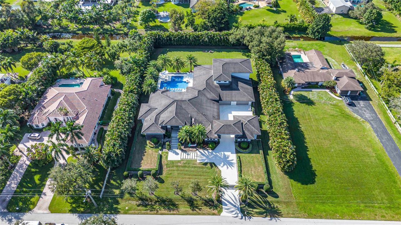 Recently Sold: $5,999,999 (7 beds, 9 baths, 9045 Square Feet)