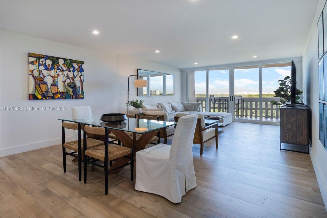 Recently Sold: $895,000 (2 beds, 2 baths, 1510 Square Feet)