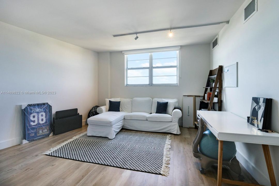 Recently Sold: $895,000 (2 beds, 2 baths, 1510 Square Feet)