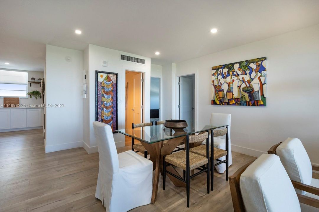 Recently Sold: $895,000 (2 beds, 2 baths, 1510 Square Feet)