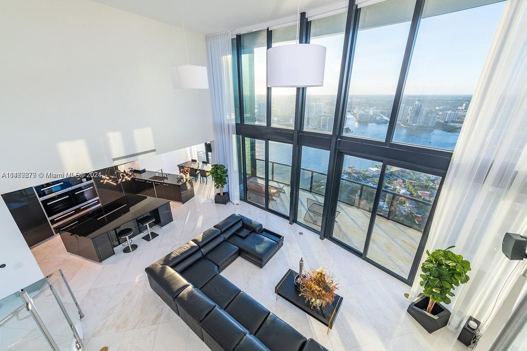 For Sale: $5,900,000 (3 beds, 4 baths, 3130 Square Feet)