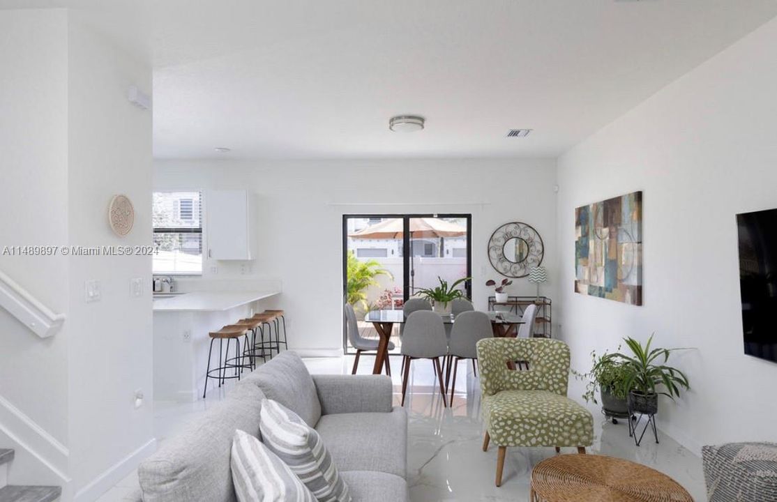 Недавно продано: $525,000 (3 спален, 2 ванн, 1344 Квадратных фут)