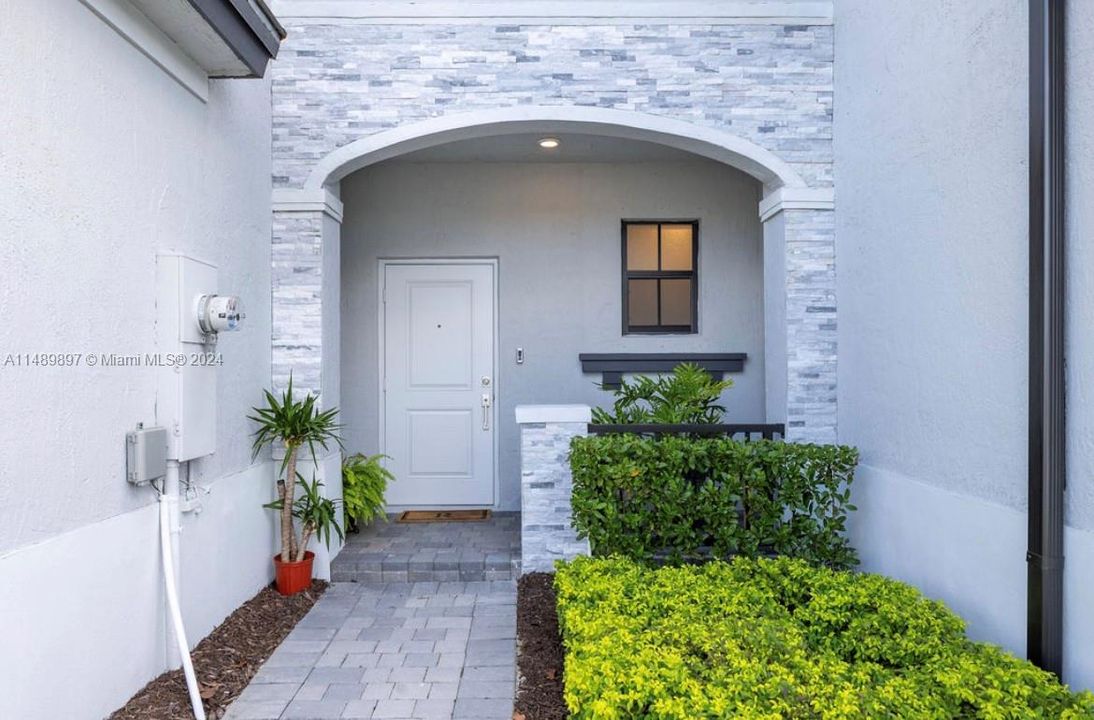 Недавно продано: $525,000 (3 спален, 2 ванн, 1344 Квадратных фут)