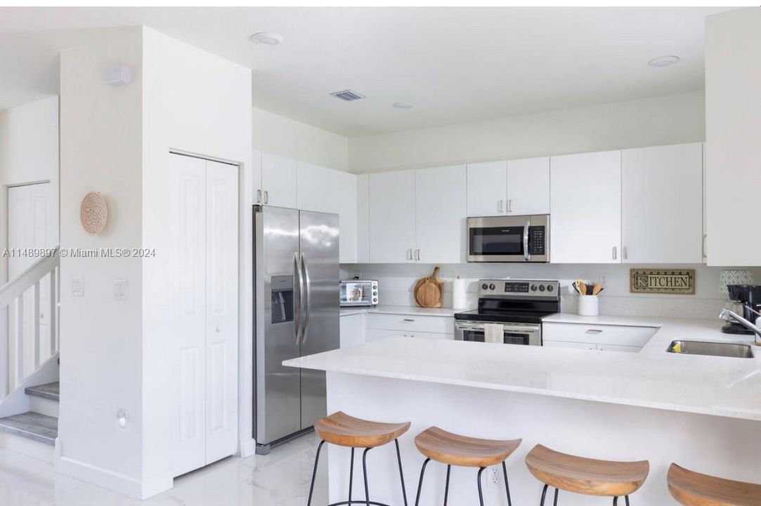 Недавно продано: $525,000 (3 спален, 2 ванн, 1344 Квадратных фут)