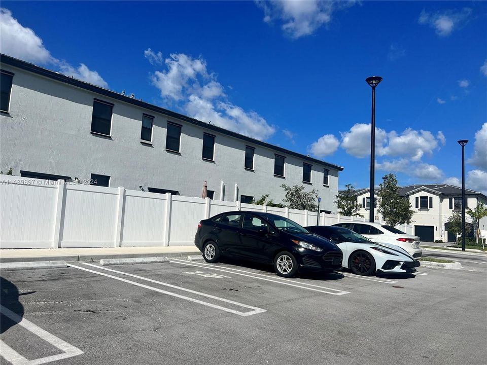 Недавно продано: $525,000 (3 спален, 2 ванн, 1344 Квадратных фут)