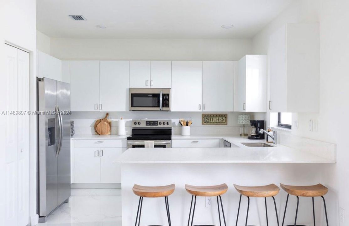 Недавно продано: $525,000 (3 спален, 2 ванн, 1344 Квадратных фут)