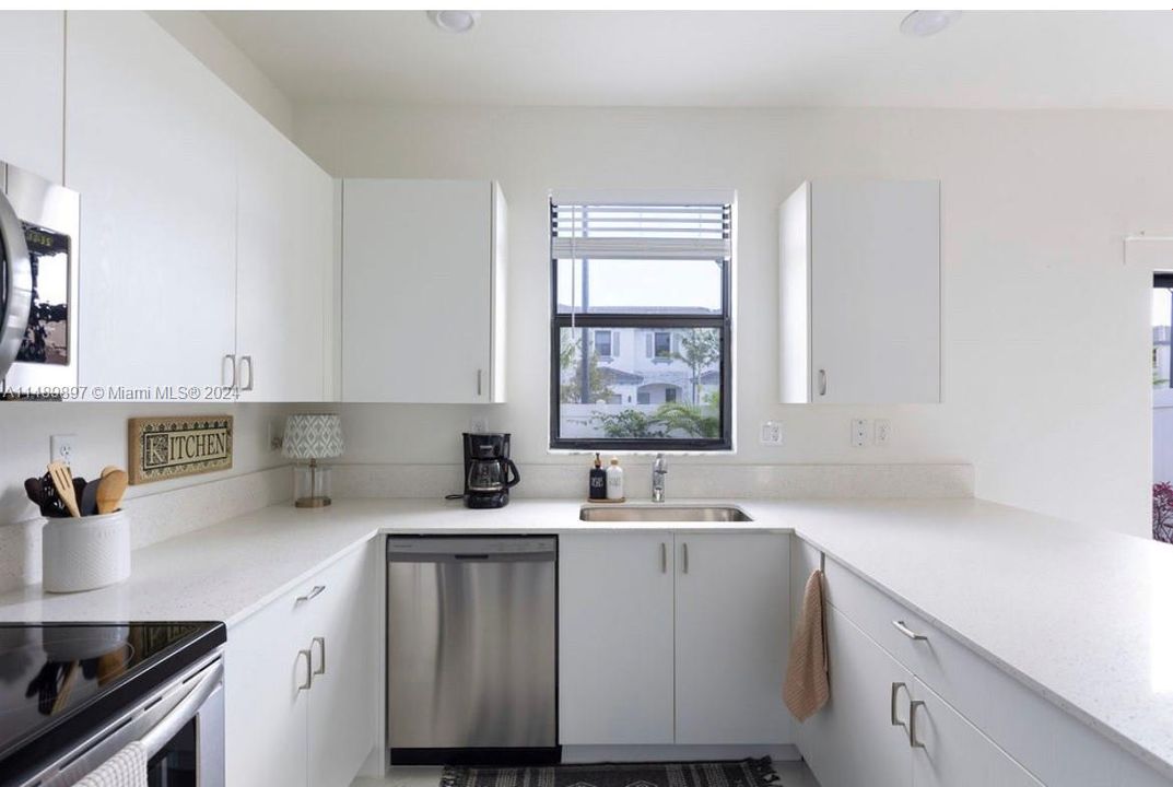 Недавно продано: $525,000 (3 спален, 2 ванн, 1344 Квадратных фут)