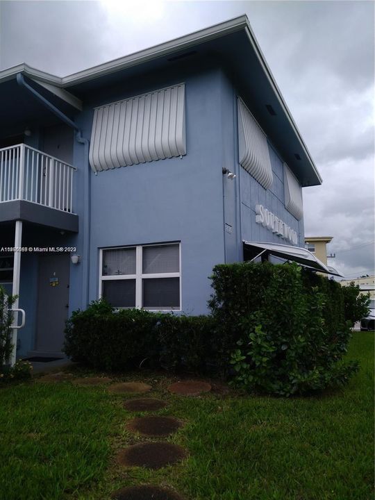 Recently Sold: $196,000 (2 beds, 2 baths, 840 Square Feet)