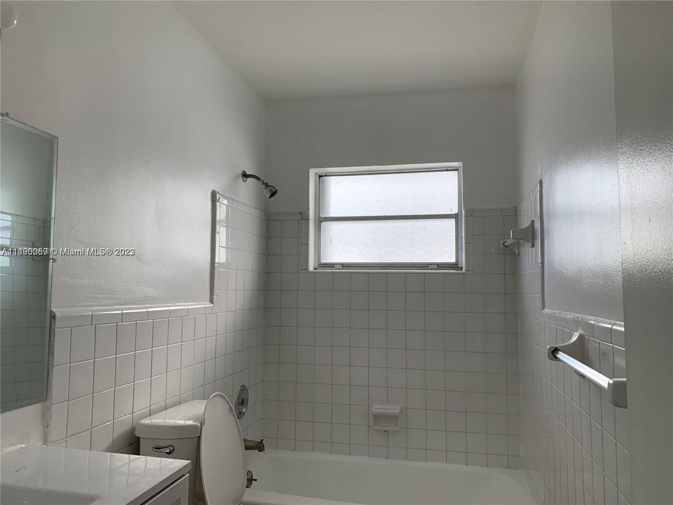 Recently Sold: $196,000 (2 beds, 2 baths, 840 Square Feet)