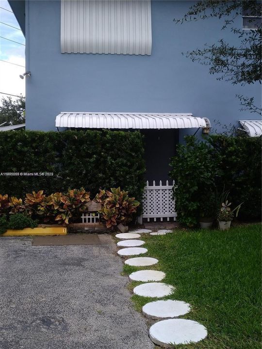 Recently Sold: $196,000 (2 beds, 2 baths, 840 Square Feet)