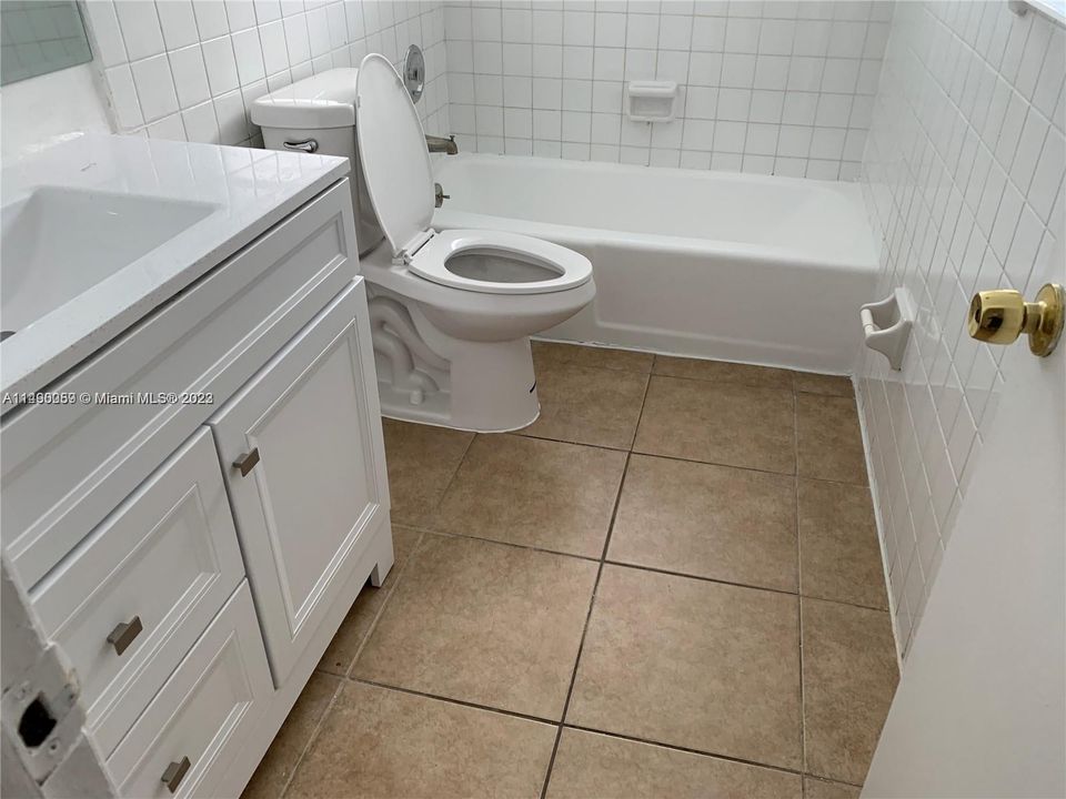 Recently Sold: $196,000 (2 beds, 2 baths, 840 Square Feet)