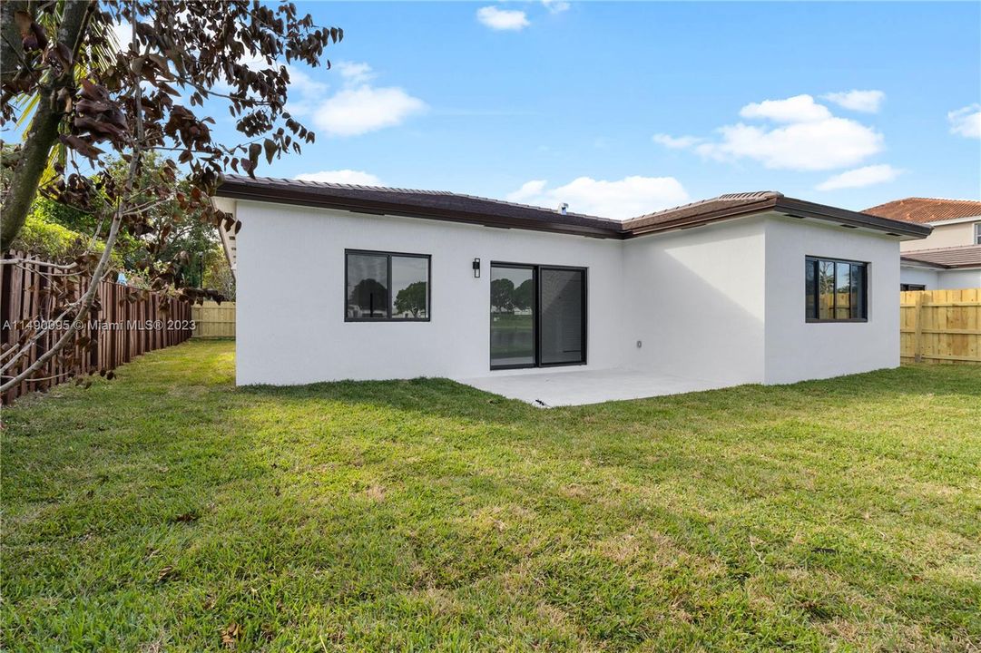 Recently Sold: $889,900 (4 beds, 3 baths, 2000 Square Feet)