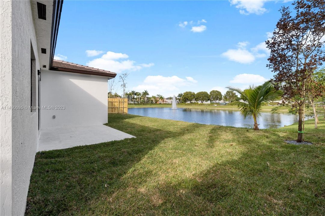 Recently Sold: $889,900 (4 beds, 3 baths, 2000 Square Feet)