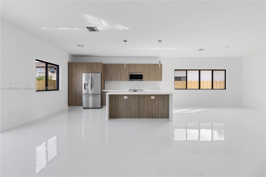 Recently Sold: $889,900 (4 beds, 3 baths, 2000 Square Feet)