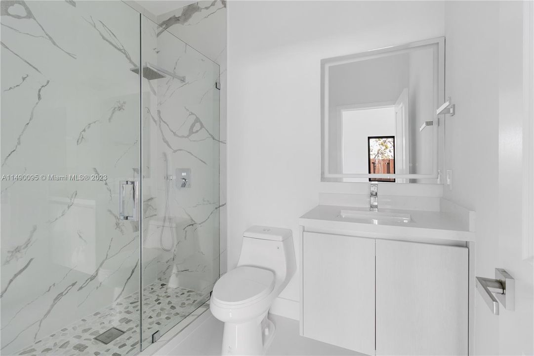 Recently Sold: $889,900 (4 beds, 3 baths, 2000 Square Feet)