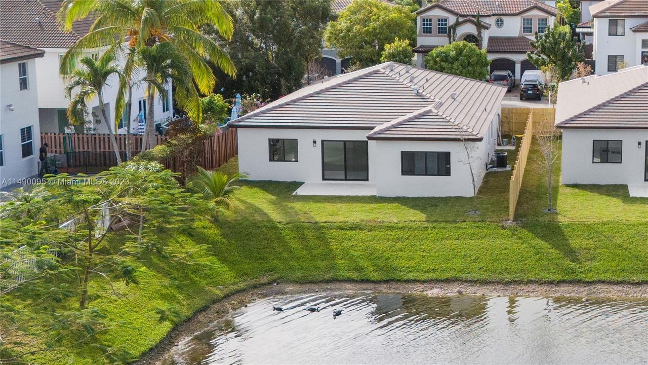 Recently Sold: $889,900 (4 beds, 3 baths, 2000 Square Feet)