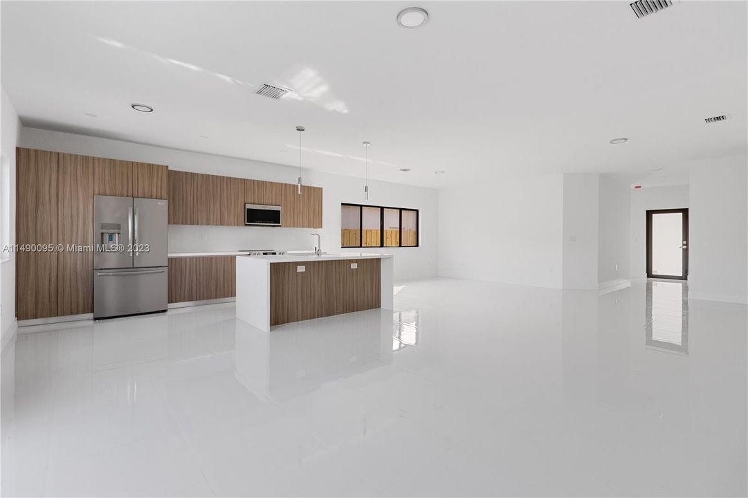 Recently Sold: $889,900 (4 beds, 3 baths, 2000 Square Feet)