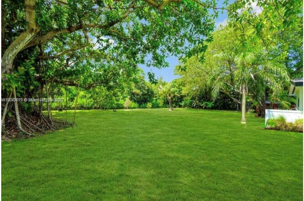 Недавно продано: $2,500,000 (4 спален, 3 ванн, 1647 Квадратных фут)