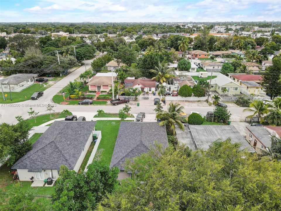 Недавно продано: $540,000 (4 спален, 2 ванн, 1443 Квадратных фут)