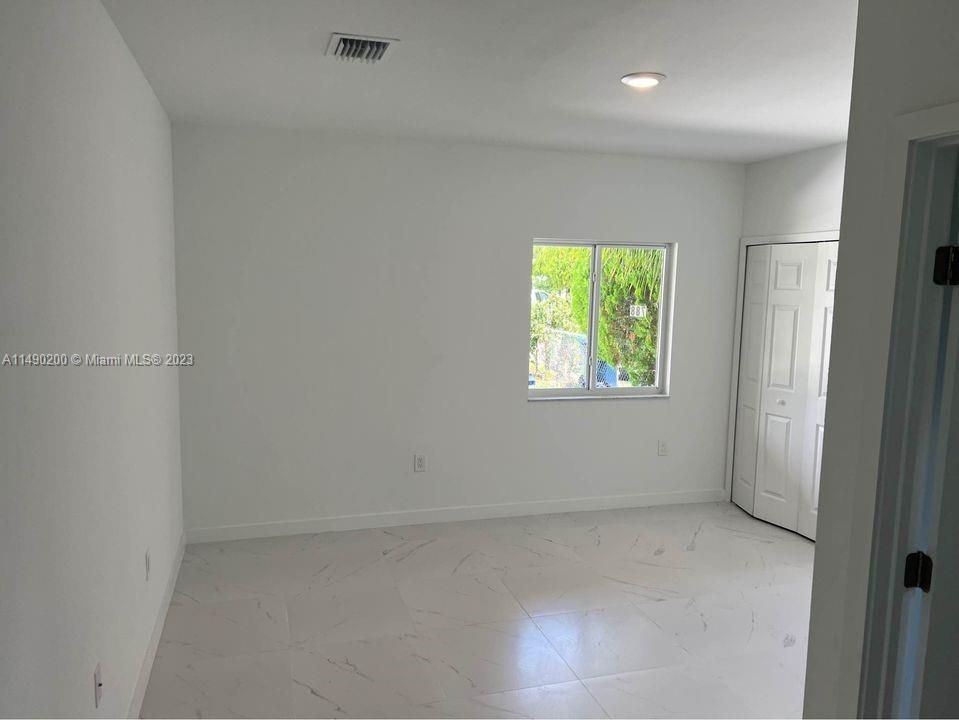 Недавно продано: $540,000 (4 спален, 2 ванн, 1443 Квадратных фут)