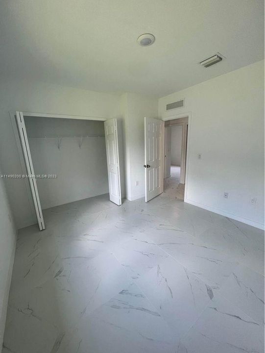 Недавно продано: $540,000 (4 спален, 2 ванн, 1443 Квадратных фут)