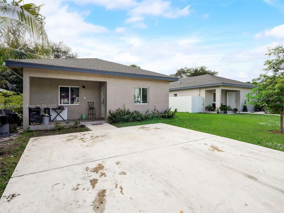 Недавно продано: $540,000 (4 спален, 2 ванн, 1443 Квадратных фут)