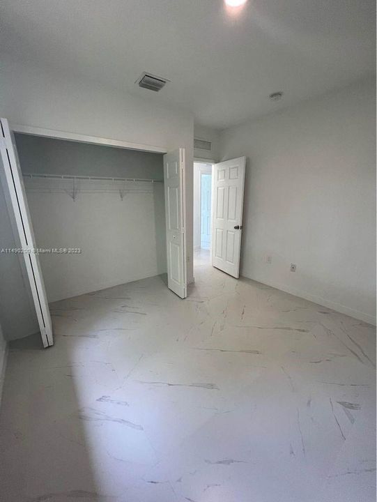 Недавно продано: $540,000 (4 спален, 2 ванн, 1443 Квадратных фут)