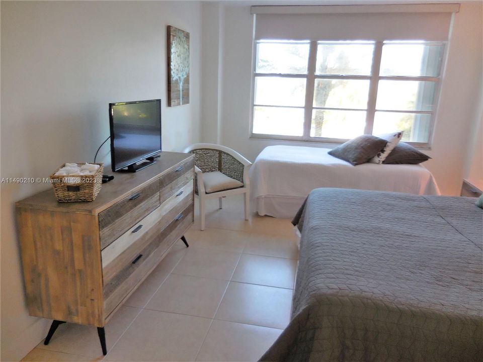 В аренду: $5,300 (2 спален, 2 ванн, 1030 Квадратных фут)