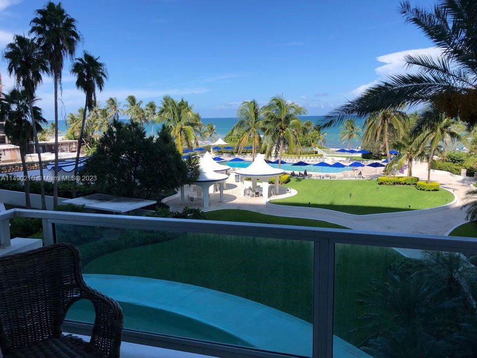 В аренду: $5,300 (2 спален, 2 ванн, 1030 Квадратных фут)