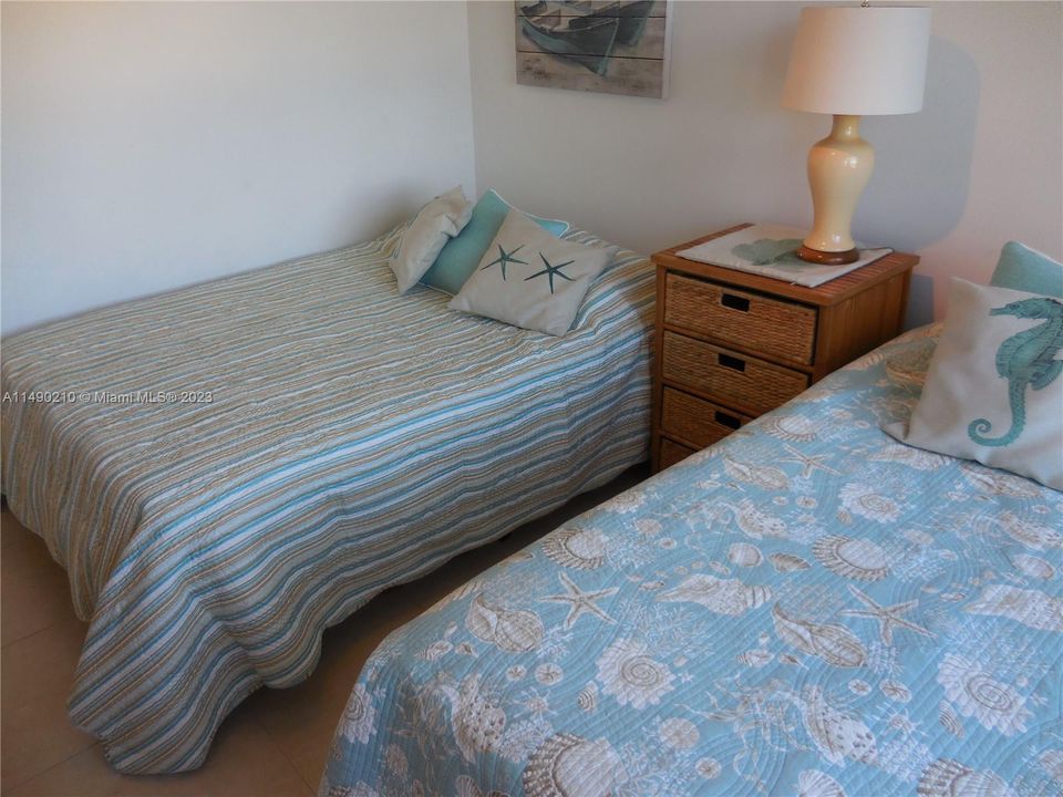 В аренду: $5,300 (2 спален, 2 ванн, 1030 Квадратных фут)