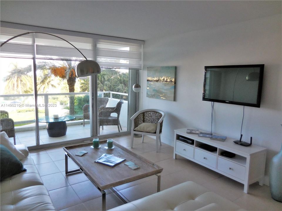 В аренду: $5,300 (2 спален, 2 ванн, 1030 Квадратных фут)