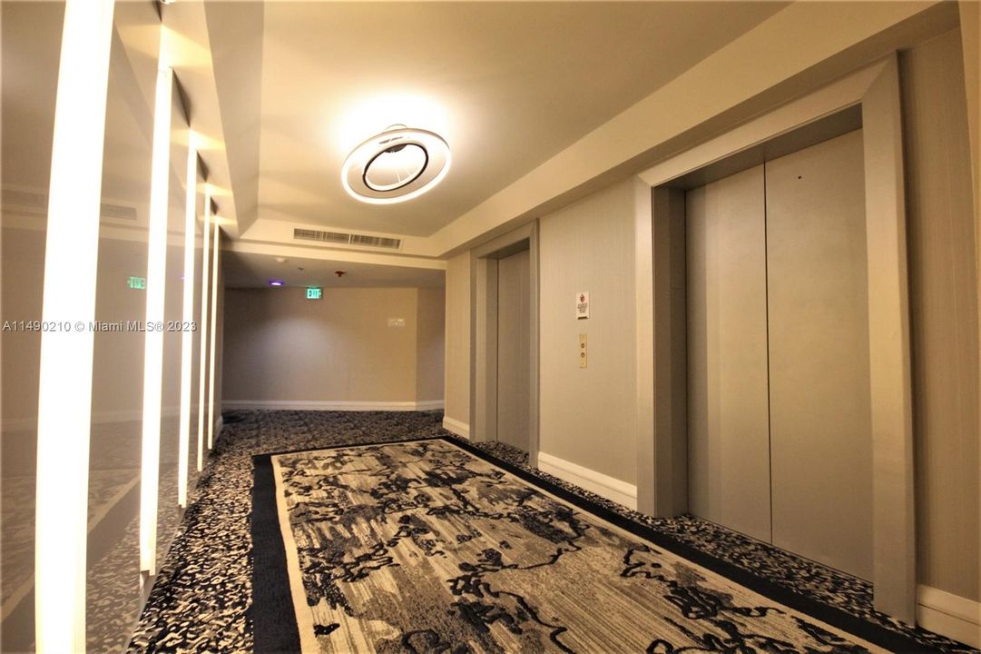 В аренду: $5,300 (2 спален, 2 ванн, 1030 Квадратных фут)