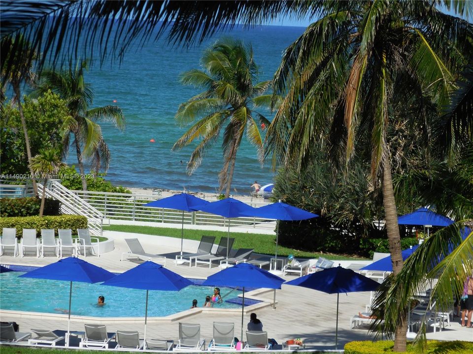 В аренду: $5,300 (2 спален, 2 ванн, 1030 Квадратных фут)