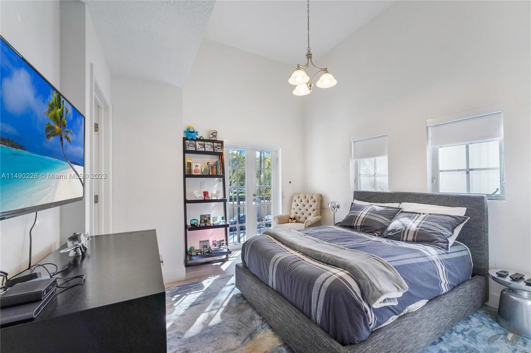 Recently Rented: $9,990 (4 beds, 4 baths, 2954 Square Feet)