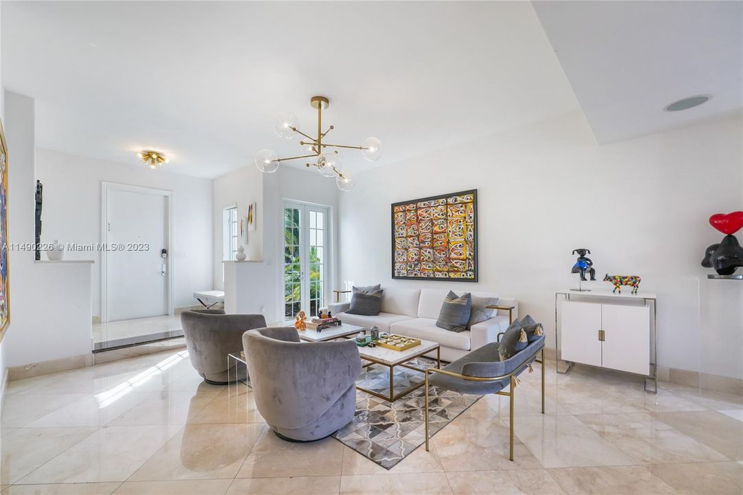 Recently Rented: $9,990 (4 beds, 4 baths, 2954 Square Feet)