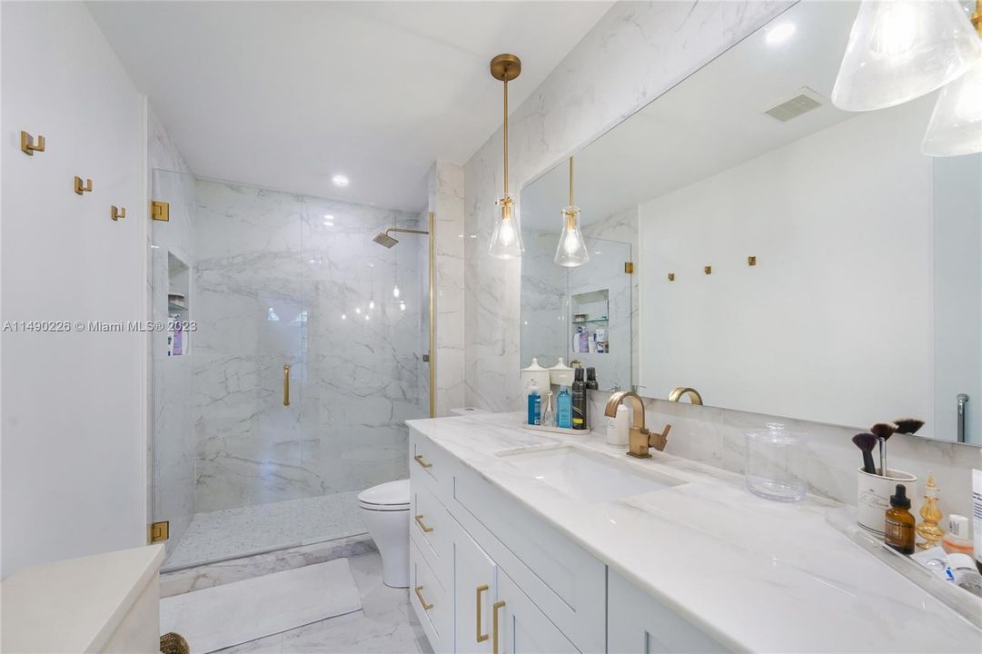 Recently Rented: $9,990 (4 beds, 4 baths, 2954 Square Feet)